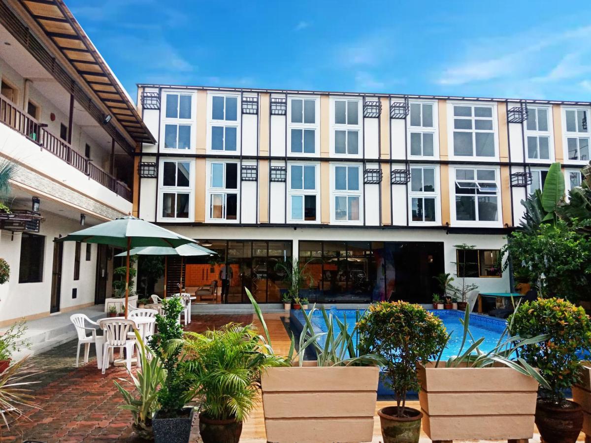 Aerostop Hotel & Restaurant Plaridel  Exterior photo